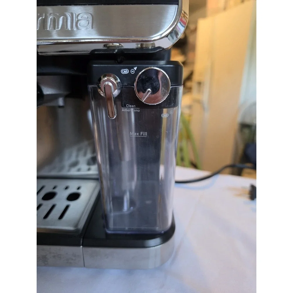 Gourmia GCM4230 8-In-1 One-Touch Automatic Frothing Coffee Maker